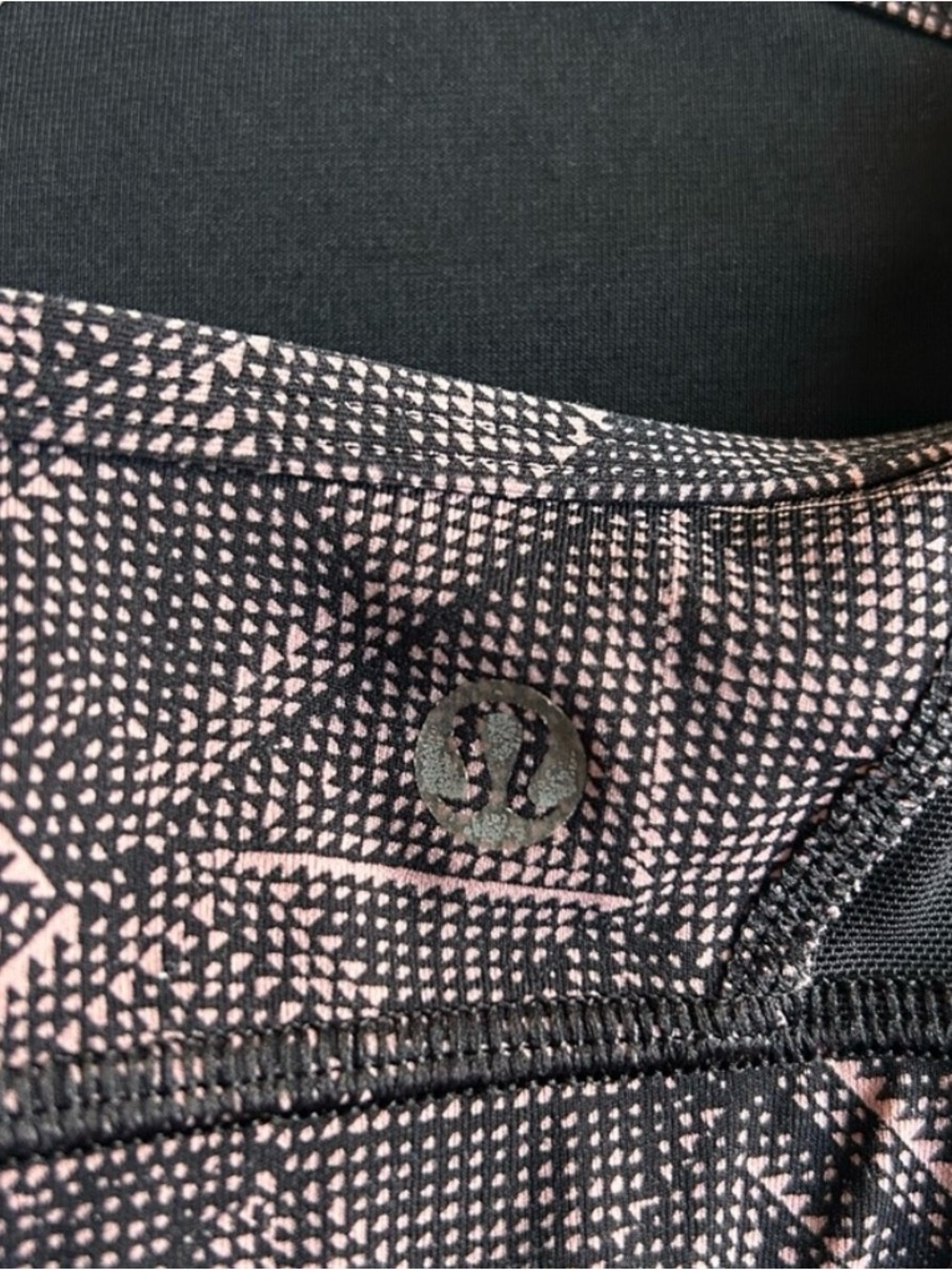 lululemon athletica Black & Pink Geometric Racerback Sports Bra. Size 4. - Picture 4 of 4
